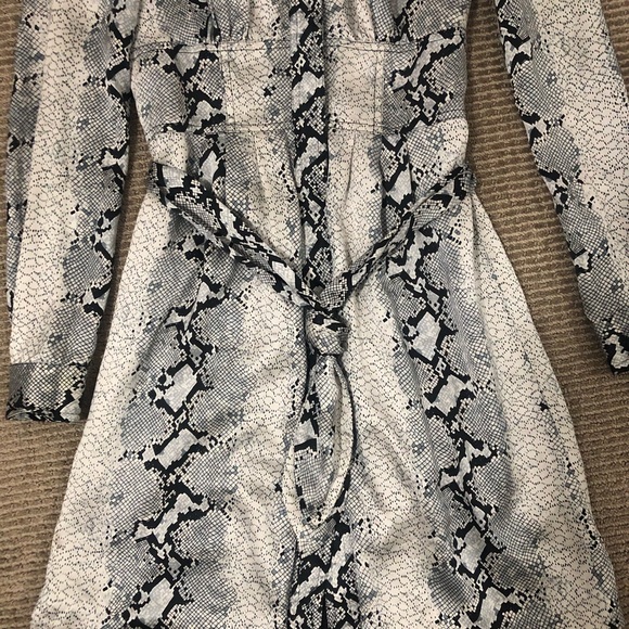 100% Silk Snakeskin print long sleeve mini dress - Picture 8 of 12